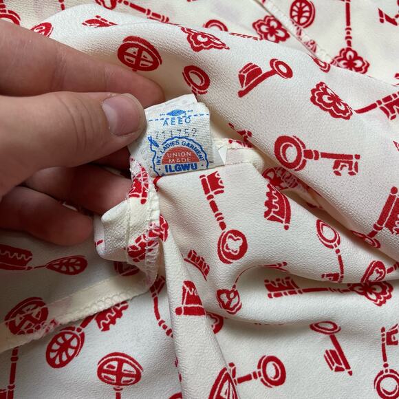 Russ Vintage 1980s Retro Union Made White Red Key Size M - Picture 10 of 10